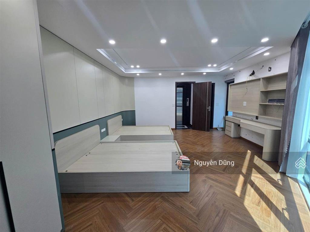 Vị trí đẹp nhà 6 tầng  thang máy xịn  ô tô  gần cầu chương dương
