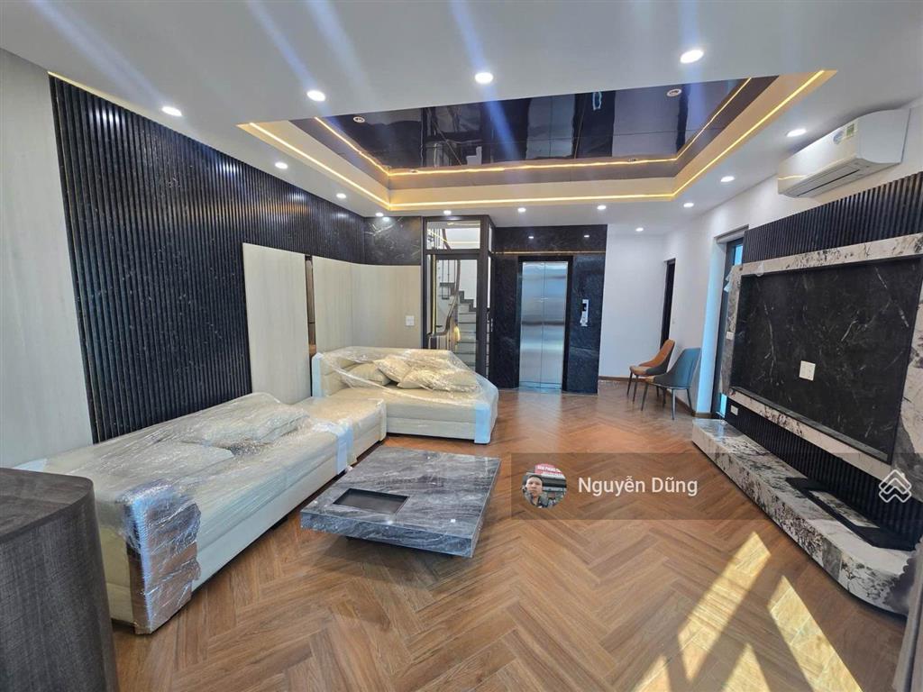 Vị trí đẹp nhà 6 tầng  thang máy xịn  ô tô  gần cầu chương dương