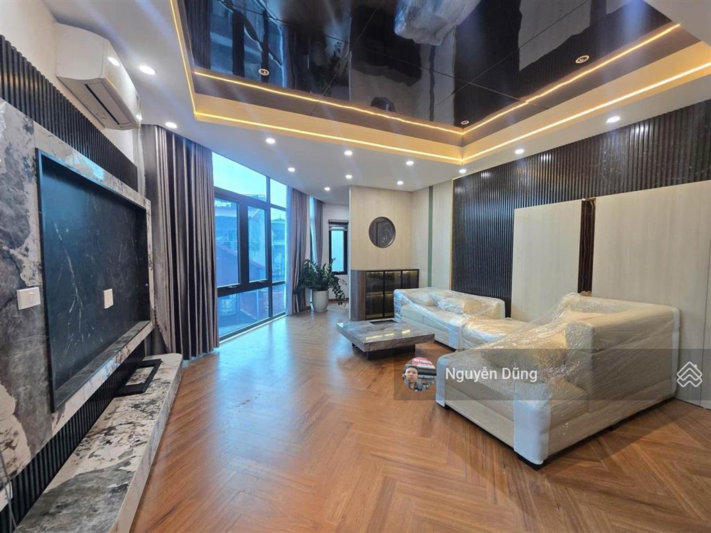 Vị trí đẹp nhà 6 tầng  thang máy xịn  ô tô  gần cầu chương dương