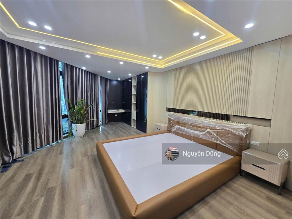 Vị trí đẹp nhà 6 tầng  thang máy xịn  ô tô  gần cầu chương dương
