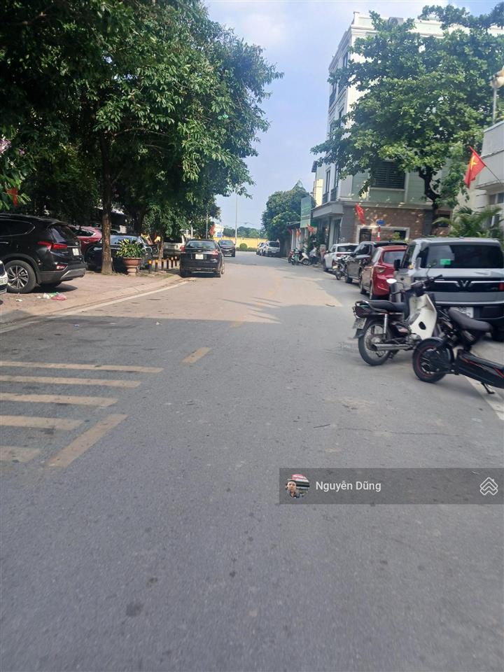 Vị trí đẹp siêu phẩm dulex 8 tầng thang máy xịn gara 2 ô tô ngủ trong nhà