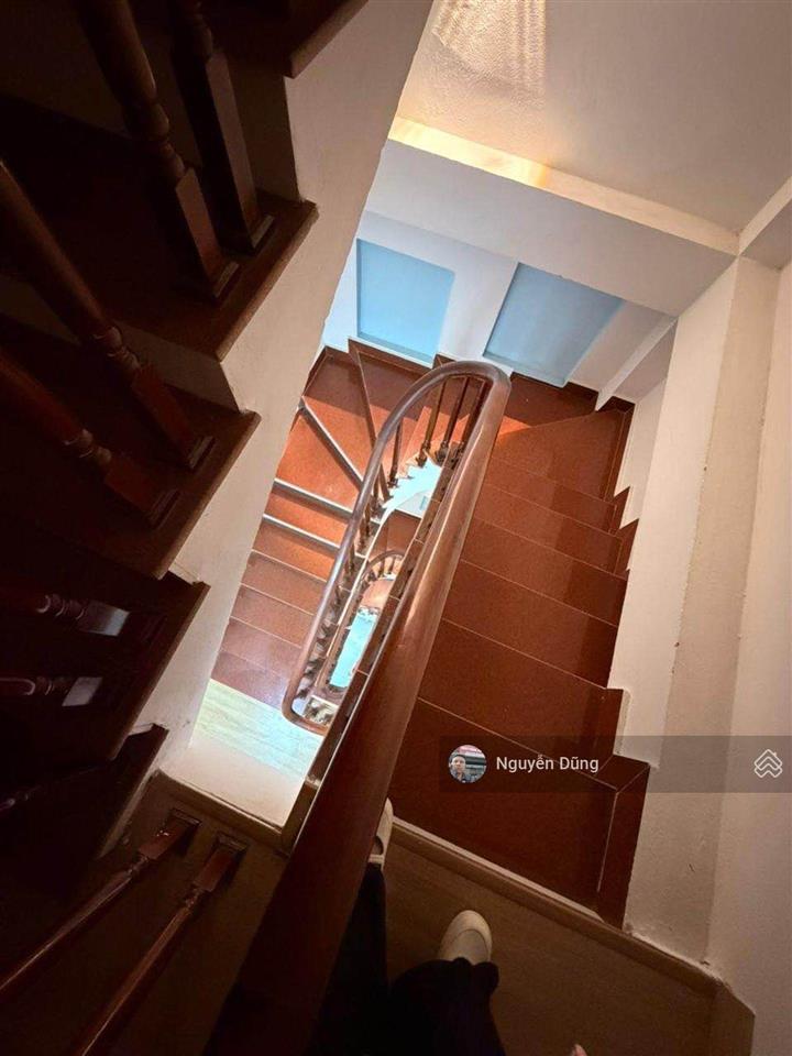 Vị trí đẹp kinh doanh  5 tầng gara ô tô ngủ trong nhà  vài bước chân ra mặt phố