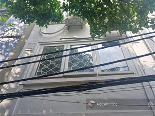 Vị trí đẹp kinh doanh  5 tầng gara ô tô ngủ trong nhà  vài bước chân ra mặt phố