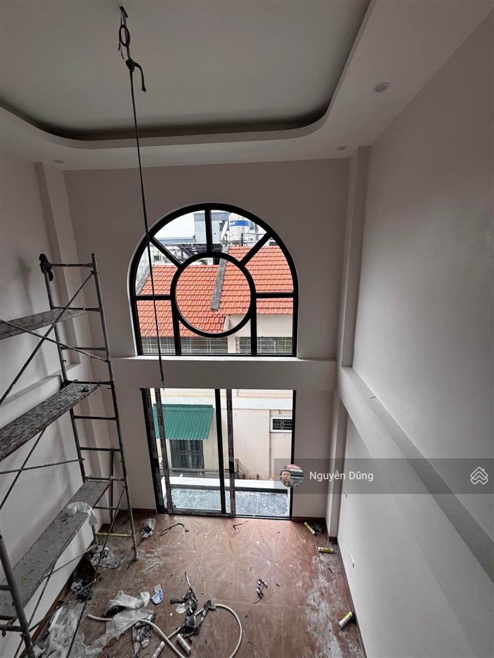 Vị trí đẹp siêu phẩm dulex 8 tầng thang máy xịn gara 2 ô tô ngủ trong nhà