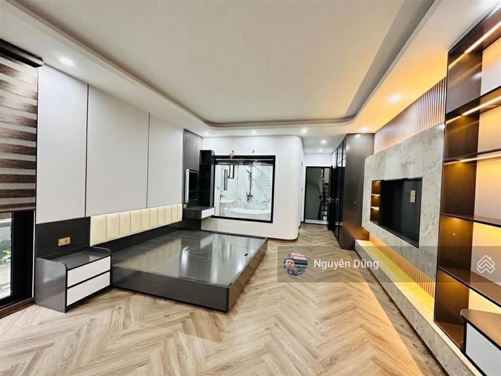 Vị trí đẹp lõi bồ đề  nhà dân xây 5 tầng  gần cầu chương dương  ô tô 20m