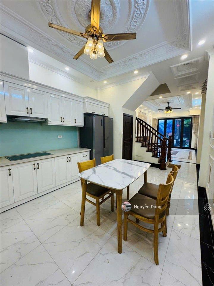 Nhà tái định cư phân lô vip đường 8m  vỉa hè 6m  3 ô tô tránh nhau thoải mái