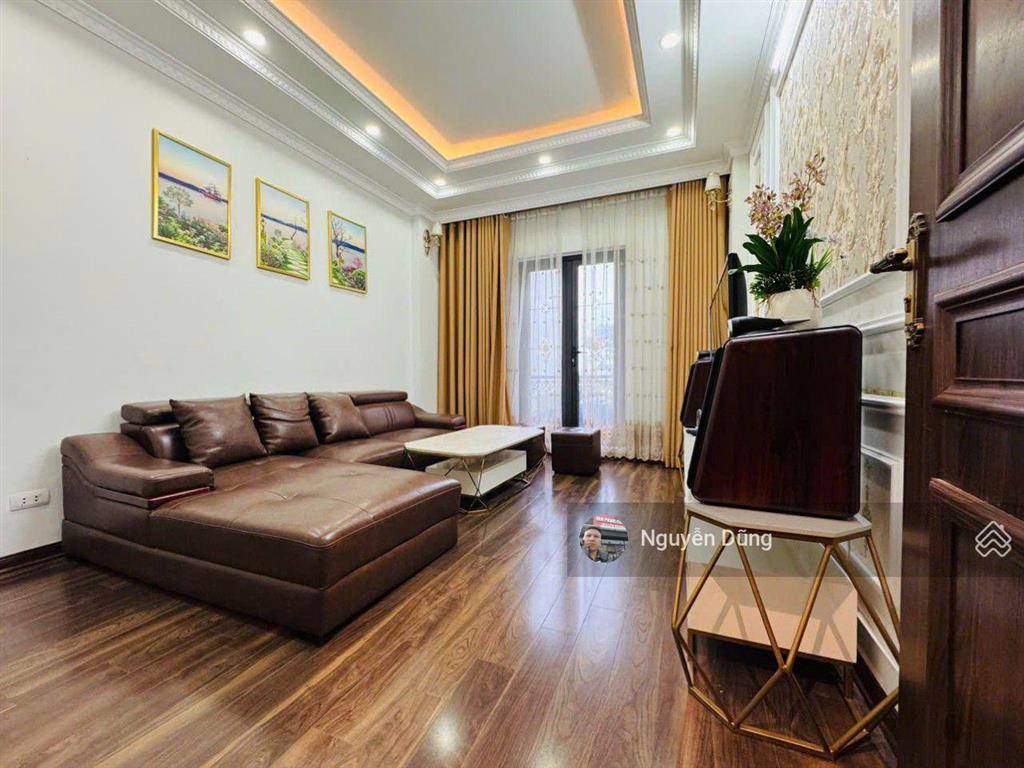 Nhà tái định cư phân lô vip đường 8m  vỉa hè 6m  3 ô tô tránh nhau thoải mái