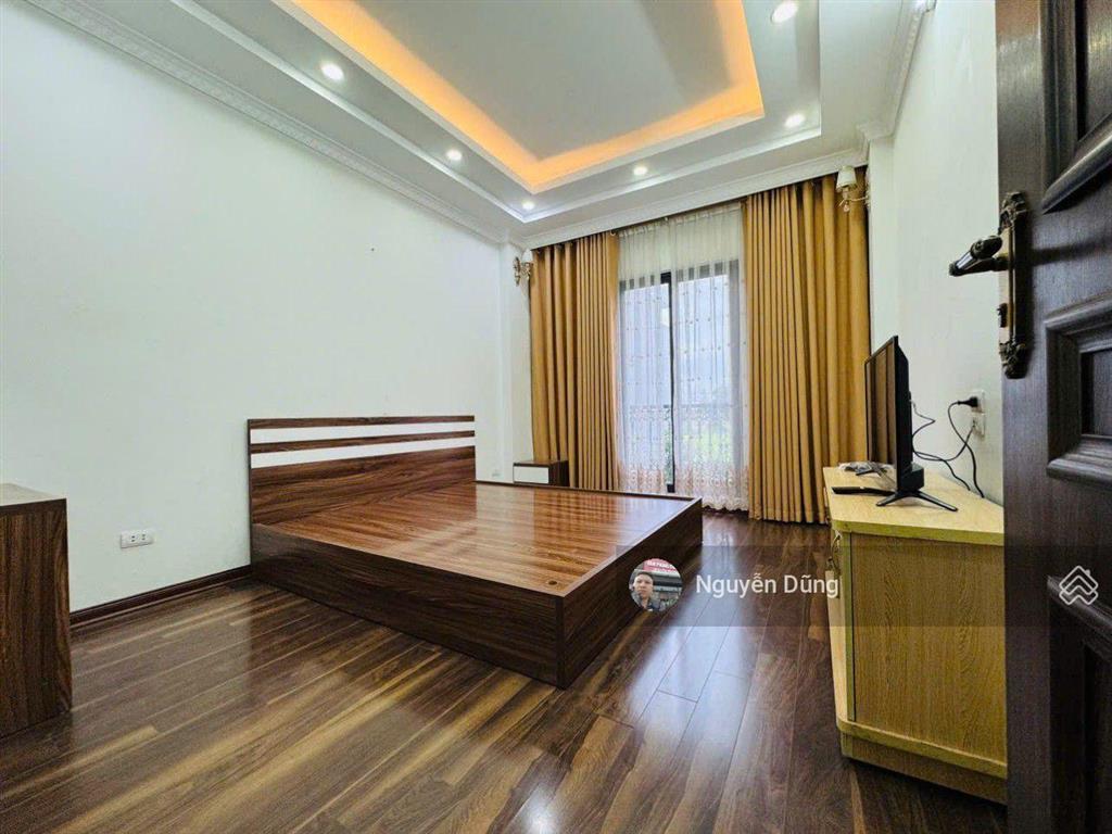 Nhà tái định cư phân lô vip đường 8m  vỉa hè 6m  3 ô tô tránh nhau thoải mái