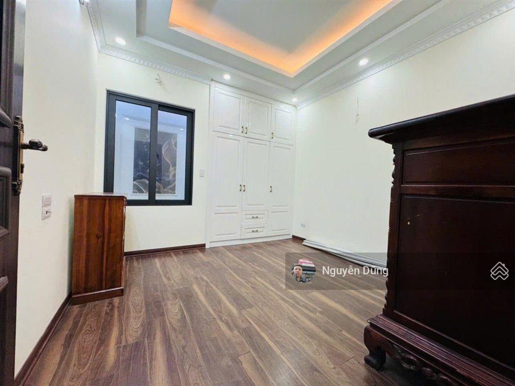 Nhà tái định cư phân lô vip đường 8m  vỉa hè 6m  3 ô tô tránh nhau thoải mái