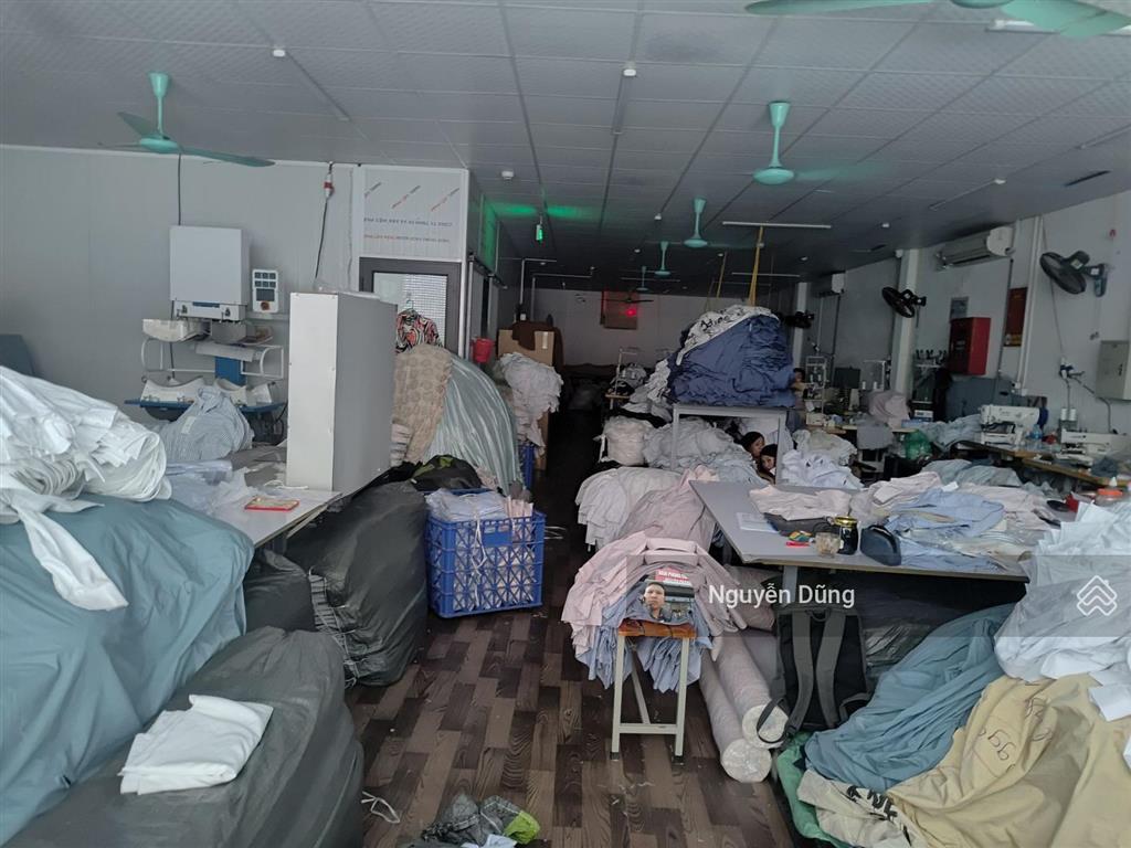 Hiếm mặt bằng rộng phân lô việt hưng  ô tô tránh  xây gì cũng phù hợp