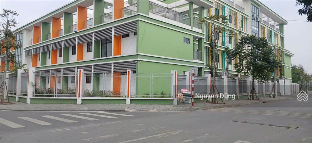 Hiếm mặt bằng rộng phân lô việt hưng  ô tô tránh  xây gì cũng phù hợp