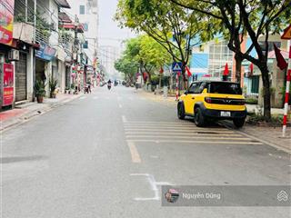 Hiếm mặt bằng rộng phân lô việt hưng  ô tô tránh  diên tích rộng