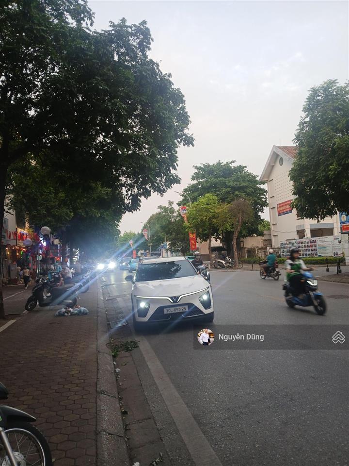 Nhà đẹp dân xây phong cách biệt thự  phân lô ô bàn cờ  ô tô tránh nhau  hàng xóm vinhome