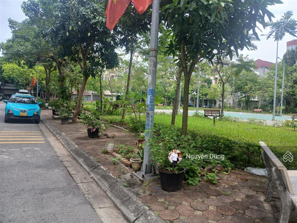 Vị trí đẹp mặt tiền lớn  đất tái định cư việt hưng  ô tô tránh  tiện ích không thiếu gì