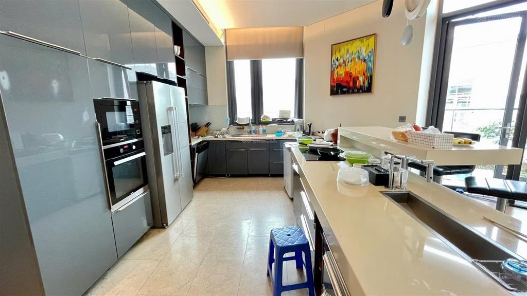 Hàng hiếm, chủ thiện chí bán căn n05 hoàng đạo thúy, dt 154m², 3pn, nhà đẹp, giá  100tr/m2
