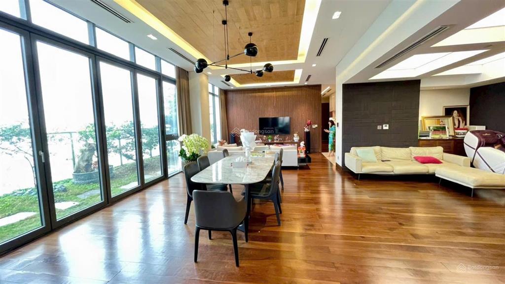 Cắt lỗ bán gấp căn 17t4 hoàng đạo thuý, khu trung hoà, nhân chính, 3pn, full nội thất, giá 12 tỷ