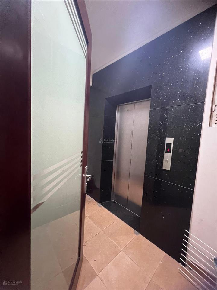 Mình chính chủ cần cho thuê căn hộ rộng 400m nằm trên tầng cao nhất của toà chung cư