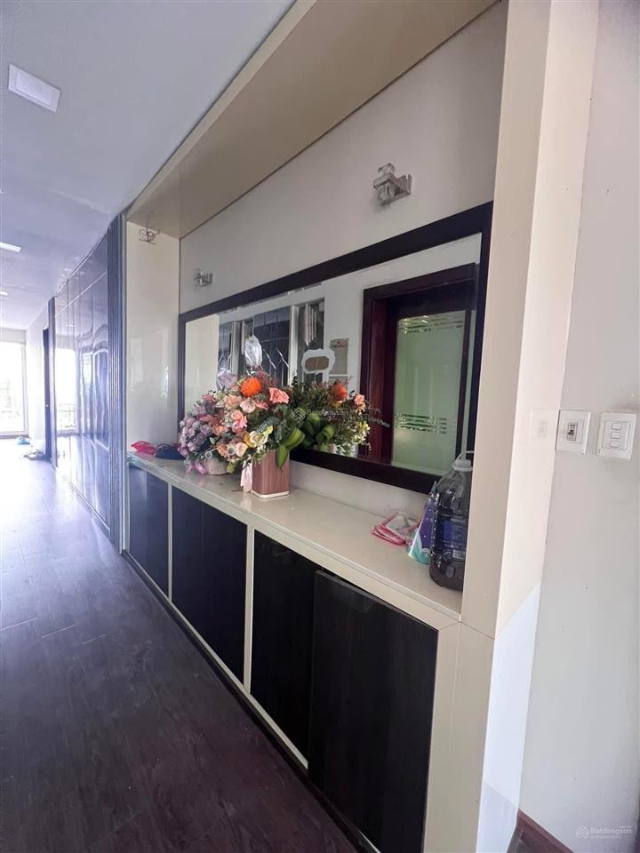 Mình chính chủ cần cho thuê căn hộ rộng 400m nằm trên tầng cao nhất của toà chung cư