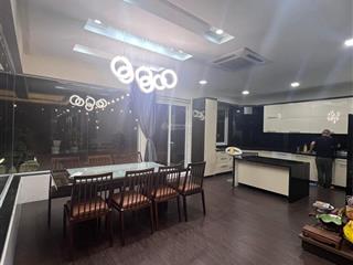 Mình chính chủ cần cho thuê căn hộ rộng 400m nằm trên tầng cao nhất của toà chung cư