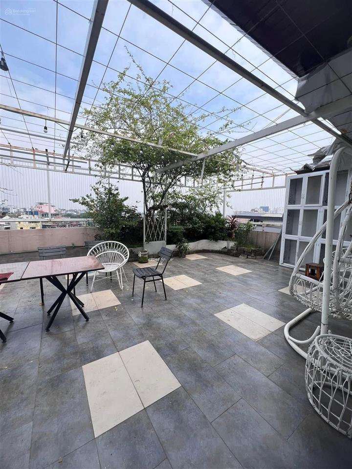 Mình chính chủ cần cho thuê căn hộ rộng 400m nằm trên tầng cao nhất của toà chung cư