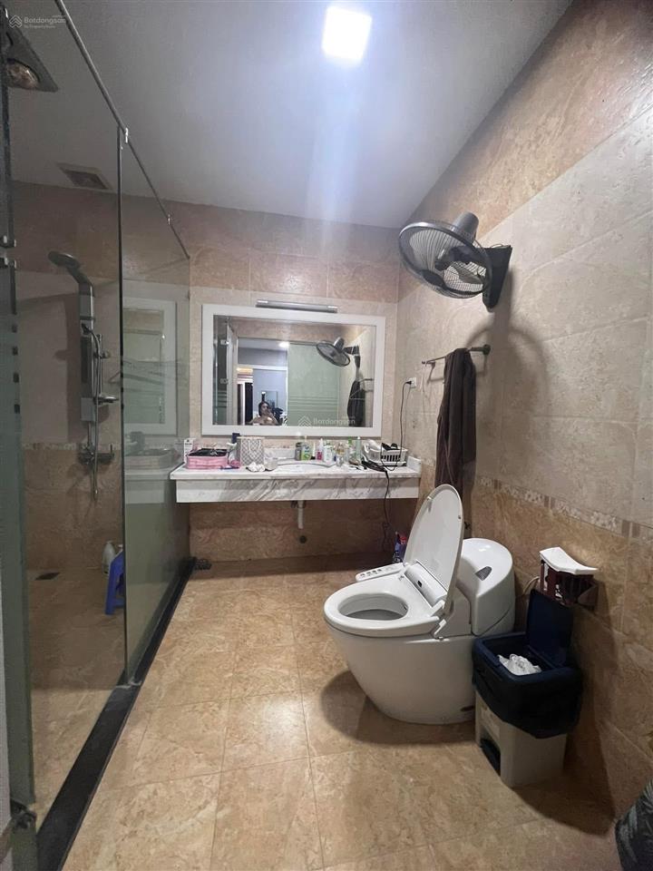 Mình chính chủ cần cho thuê căn hộ rộng 400m nằm trên tầng cao nhất của toà chung cư