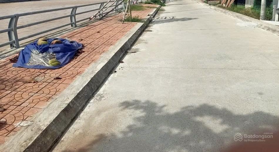 Bán nhà 1560 m2 có thổ cư, gần nguyễn văn tạo, 10 tỷ, hxh, 2 tầng, nhà bè