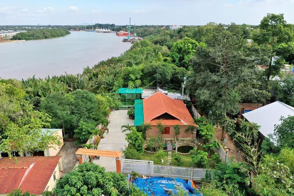 Bán nhà 1560 m2 có thổ cư, gần nguyễn văn tạo, 10 tỷ, hxh, 2 tầng, nhà bè
