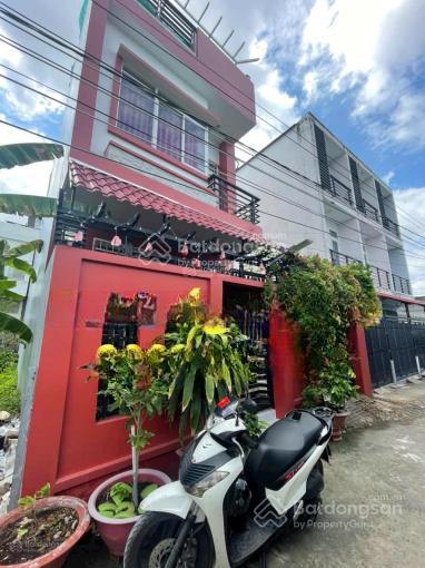Bán nhà 7.5x17m, gần lê văn lương, hơn 3 tỷ, hẻm 3 gác, 3 tầng, nhà bè