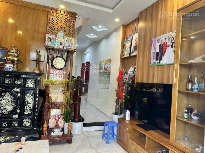 Bán nhà 7.5x17m, gần lê văn lương, hơn 3 tỷ, hẻm 3 gác, 3 tầng, nhà bè