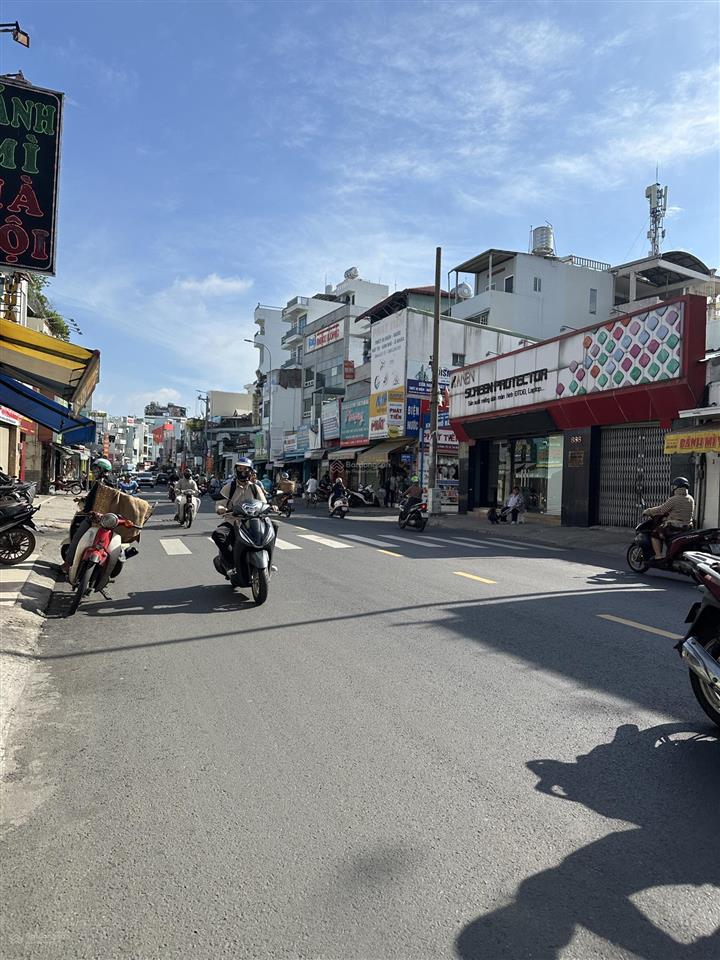 Bán nhà,hơn 26tỷ,7tầng,4x20,
,gần l.l.quân,hxh,tân bình
