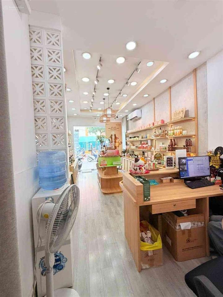 Bán nhà, hơn 12 tỷ, hxh, gần dương bá trạc, 3.5x9,4 tầng, q8