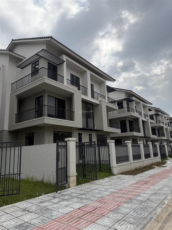 Biệt thự song lập vip từ sơn 225m cách vinhomes cổ loa 15phút di chuyển mà giá chỉ = căn chung cư