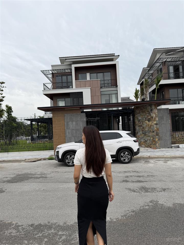Biệt thự song lập vip từ sơn 225m cách vinhomes cổ loa 15phút di chuyển mà giá chỉ = căn chung cư