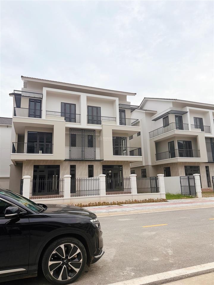 Biệt thự song lập vip từ sơn 225m cách vinhomes cổ loa 15phút di chuyển mà giá chỉ = căn chung cư
