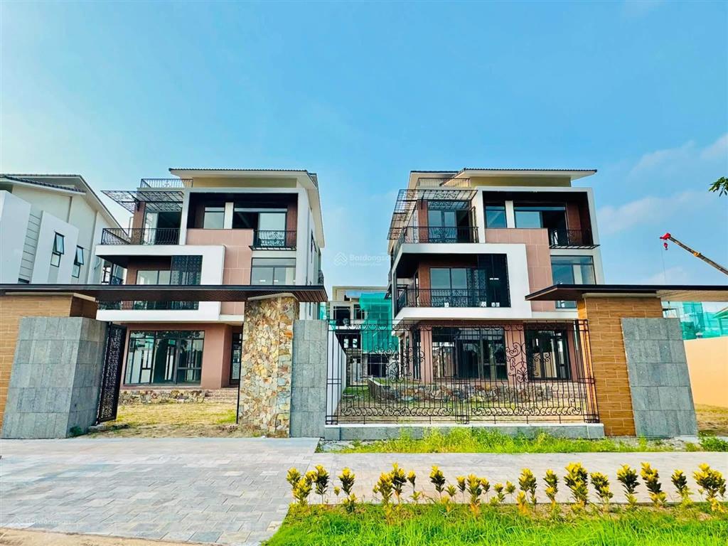 Biệt thự song lập vip từ sơn 225m cách vinhomes cổ loa 15phút di chuyển mà giá chỉ = căn chung cư