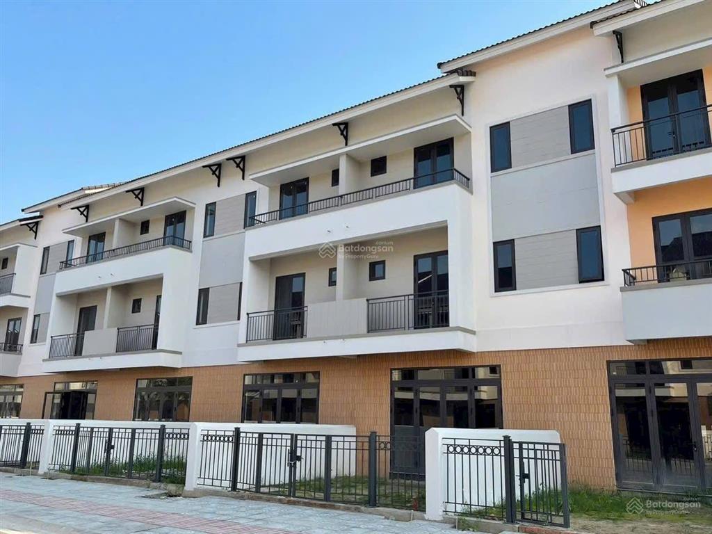 Căn shophouse góc xẻ khe 170m2 diện tích lớn, số lượng giới hạn vip từ sơn chỉ 60tr/m2 giá tốt