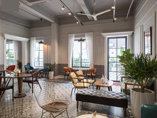 Giật mình, sàn 150 m2 ngô thì nhậm giá 31 triệu/tháng, thang máy, thông sàn, điều hòa, nhận ngay