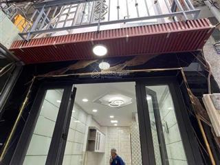 Nhà nhỏ 3 tầng cho gia đình trẻ  sỏi hồng riêng  hẻm 3 gác