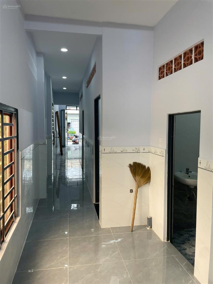 Bán nhà đất full thổ cư  mặt tiền lớn tiện mua bán giá chỉ 1.7 tỷ tl