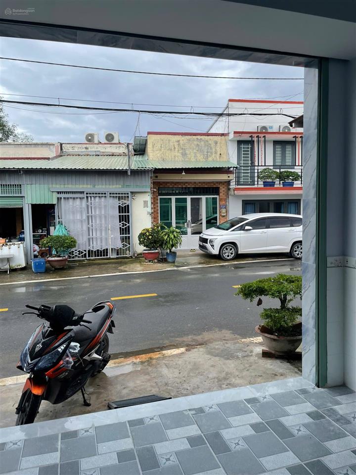 Bán nhà mặt tiền hưng long  bình chánh  tiện mua bán kinh doanh