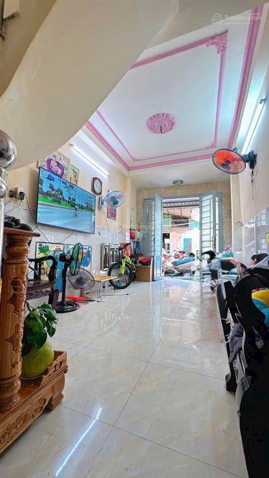 Bán nhà sổ hồng  2 tầng  2pn 2 wc  giá đẹp