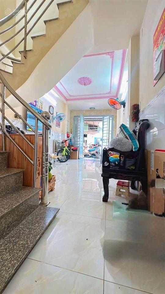 Bán nhà sổ hồng  2 tầng  2pn 2 wc  giá đẹp