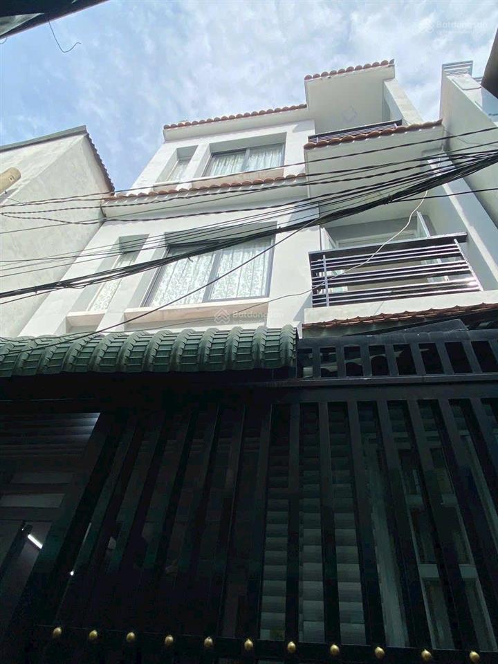 Nhà 4 tầng bề thế ngay trung tâm quận 8 giá rẻ như hạt dẻ