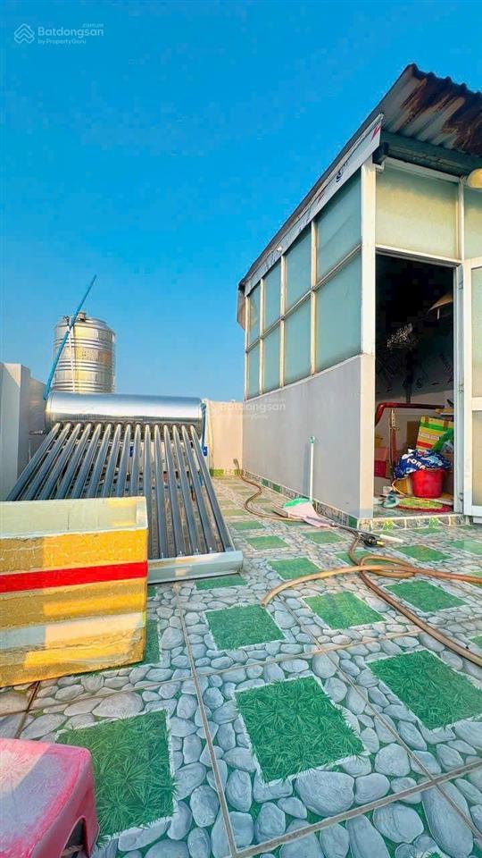 Nhà 4 tầng bề thế ngay trung tâm quận 8 giá rẻ như hạt dẻ