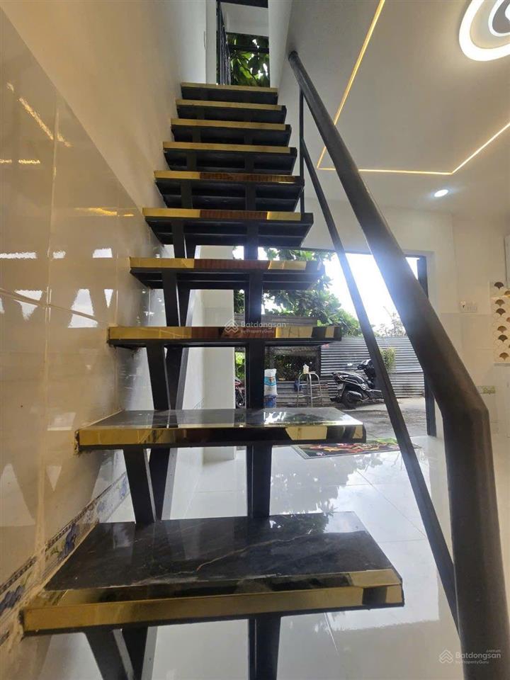 Nhỉnh 1 tỷ có ngay nhà xì phố  hẻm 6m tiện mua bán kinh doanh