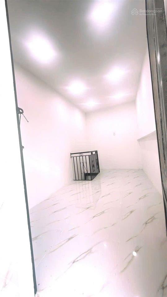 Chỉ 650 triệu  nhà 2 tầng  hẻm xe hơi