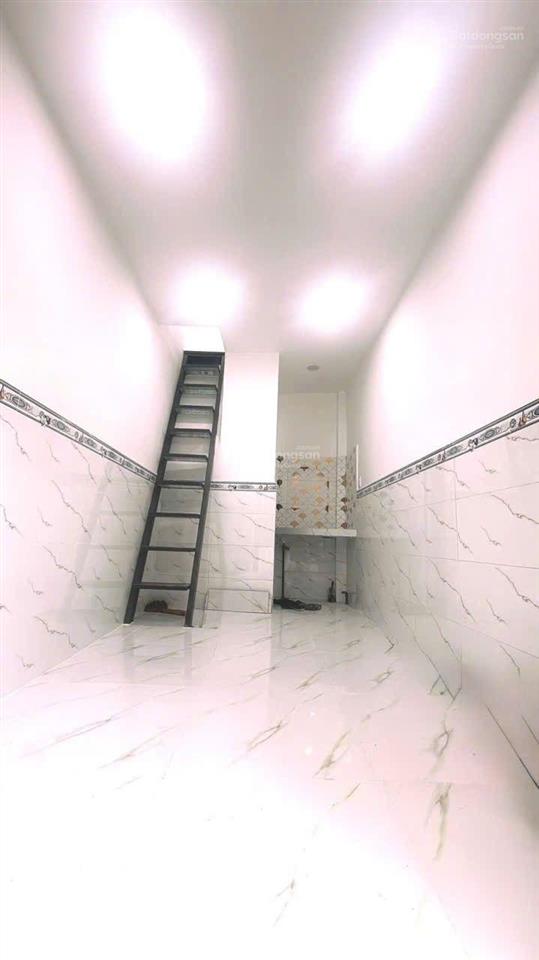 Chỉ 650 triệu  nhà 2 tầng  hẻm xe hơi