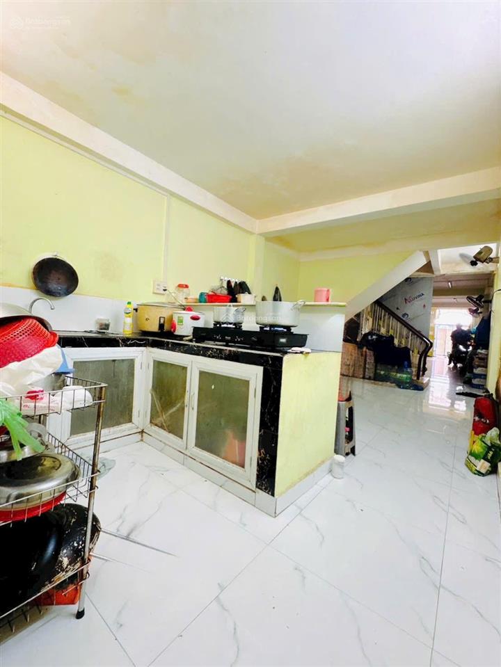 Nhà 3 tầng  hẻm xe tải tránh nhau  vị trí trung tâm