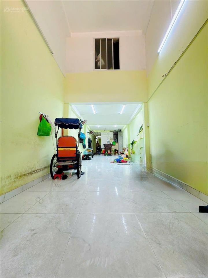 Nhà 3 tầng  hẻm xe tải tránh nhau  vị trí trung tâm