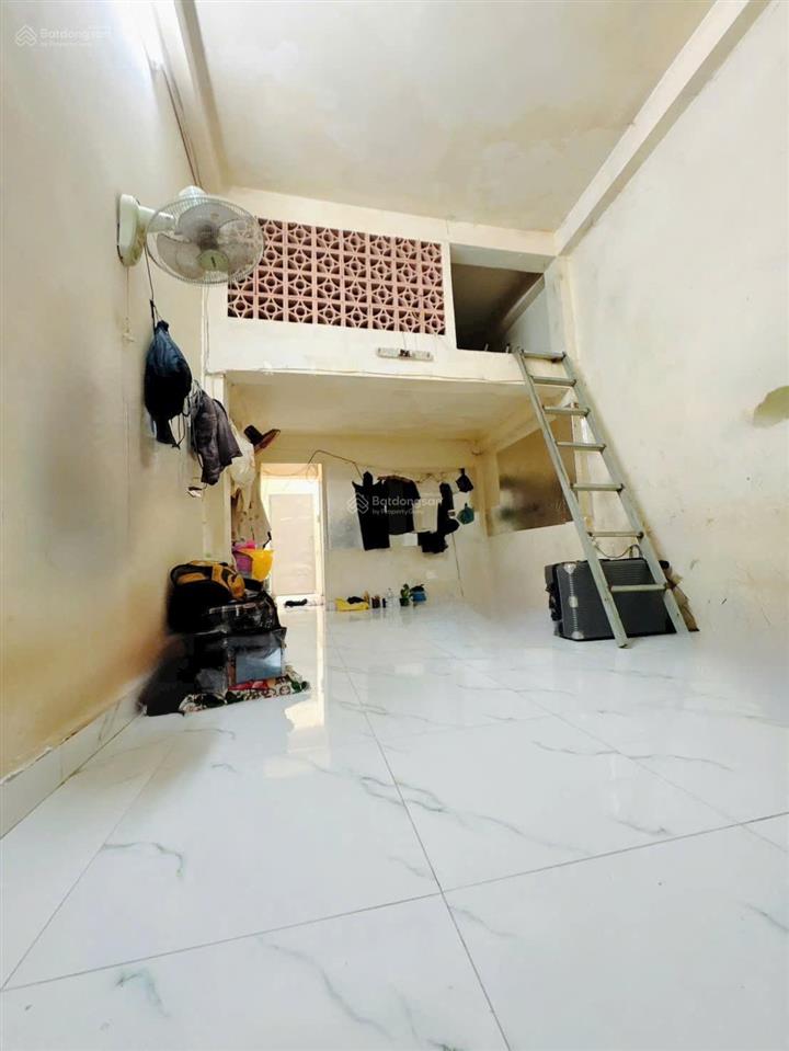Nhà 3 tầng  hẻm xe tải tránh nhau  vị trí trung tâm